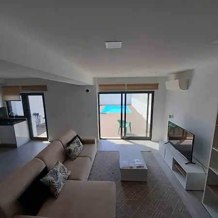 Lisbon Tagus River 2 Suites Private Pool Ii Apartment Almada